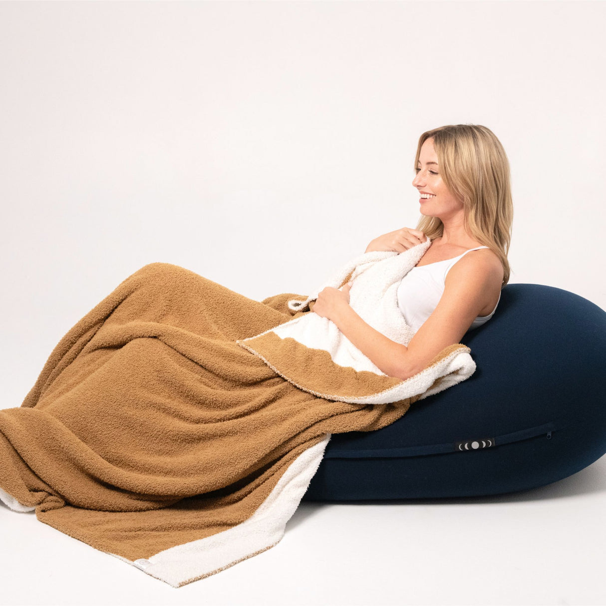 Tan / White Reversible Solid